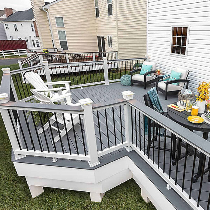 deck with railing