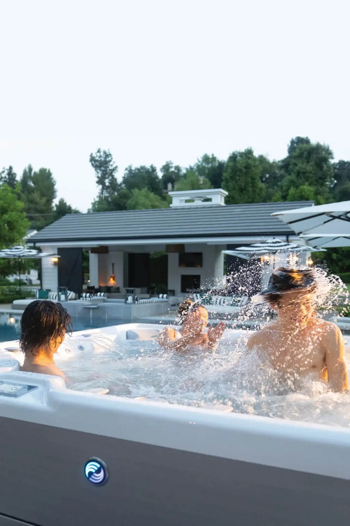 What’s Under the Shell? How to Choose a Long-Lasting Hot Tub | Fun Outdoor Living
